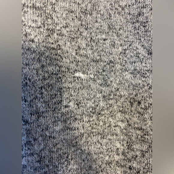 Cuddl Duds Gray Hoodie Top Shirt Size 1X-Pic of slight white thread on the front - Picture 2 of 6